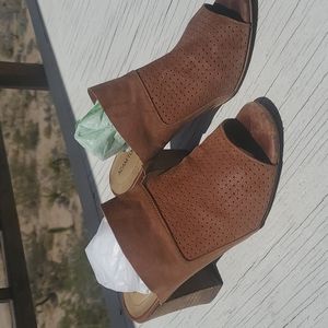 Adam Tucker leather heels